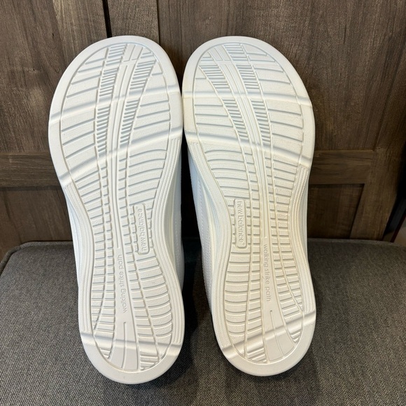 NWOB New Balance Men's 15 Extra Wide 4E White Sneakers Shoes Hook and Loop - Picture 10 of 10